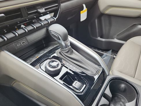 New 2026 Chevrolet Colorado ZR2 w/ ZR2 Bison Edition AWD/4WD image 19