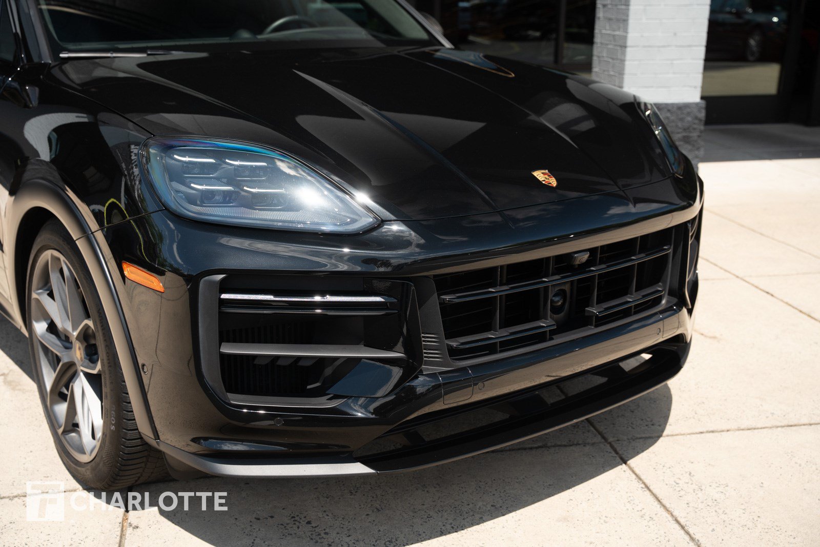 Used 2024 Porsche Cayenne Turbo GT AWD/4WD image 3