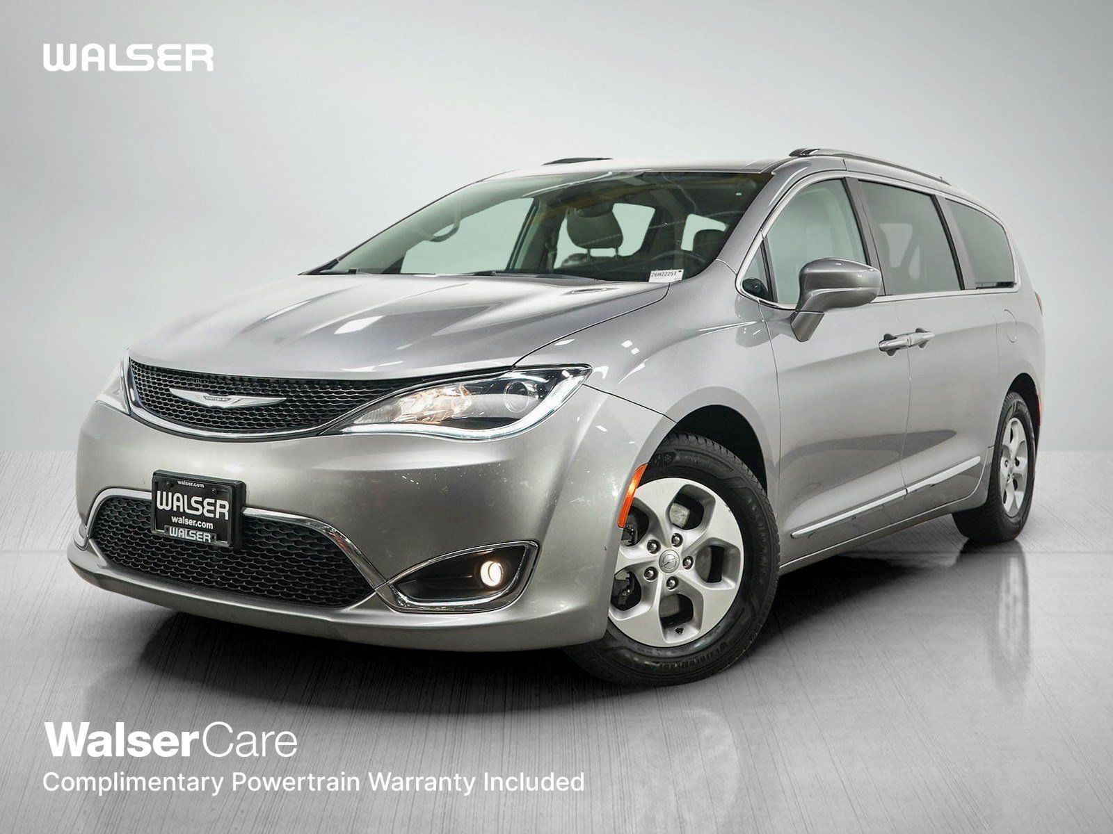 Used 2017 Chrysler Pacifica Touring-L Plus FWD image 1