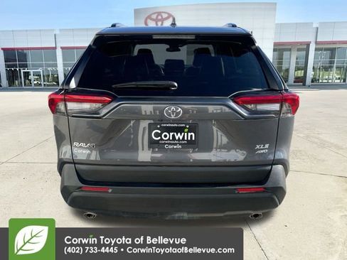 Used 2023 Toyota RAV4 XLE Premium image 7