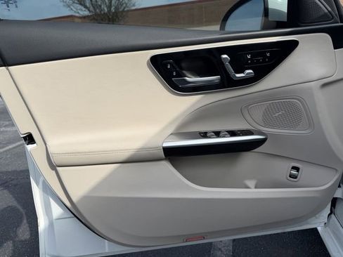 Used 2024 Mercedes-Benz C 300 Sedan image 9