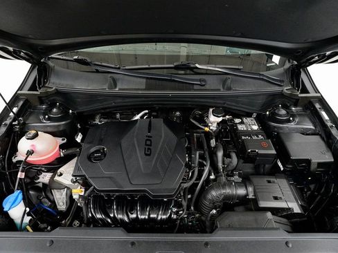 Certified 2023 Kia Sportage SX image 3