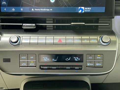 Used 2024 Hyundai Kona Limited image 20