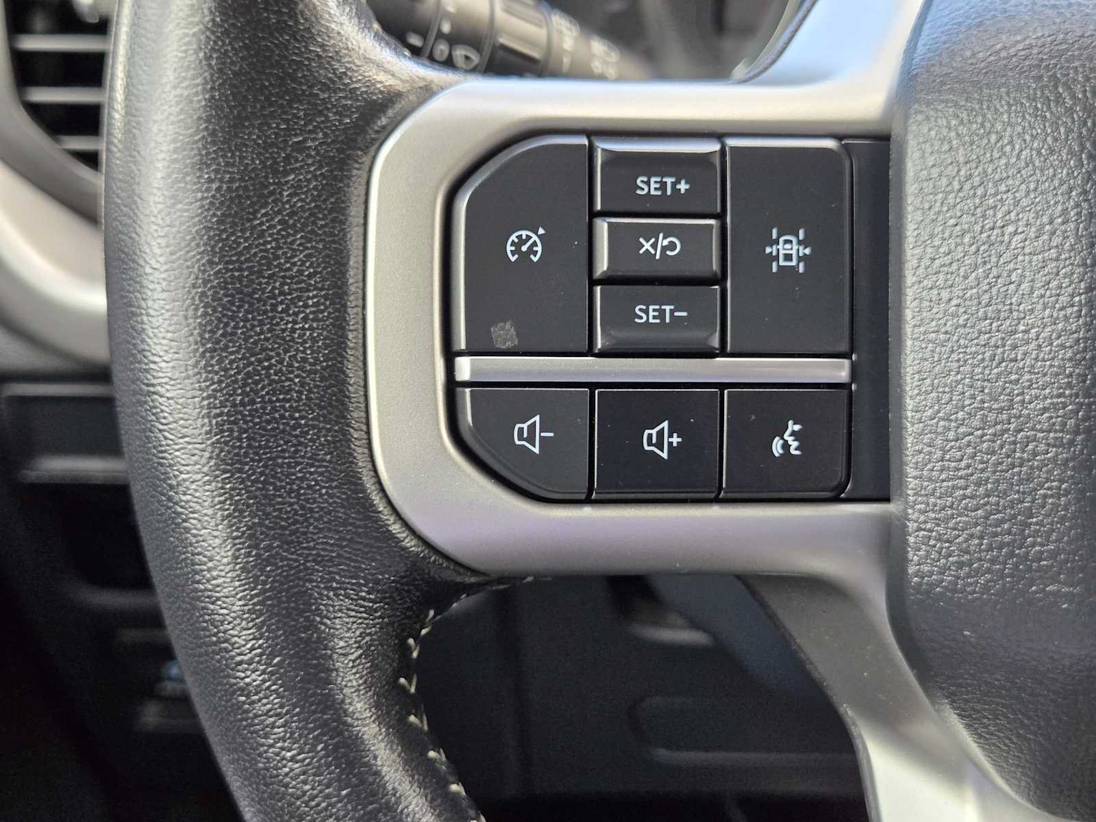 Used 2024 Ford Expedition XLT RWD image 26