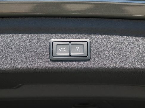 New 2025 Audi Q3 2.0T Premium image 47