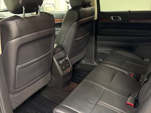 Used 2019 Lincoln MKT AWD image 25