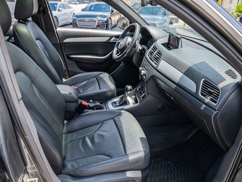 Used 2018 Audi Q3 2.0T Premium Plus w/ Premium Plus Package FWD image 19