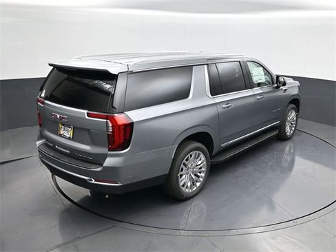 New 2026 GMC Yukon XL Elevation image 18