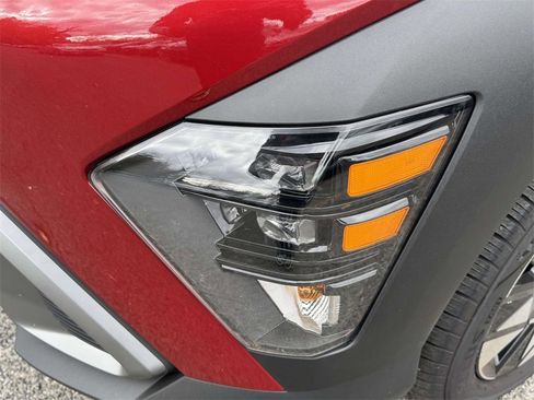Used 2025 Hyundai Kona SEL image 7