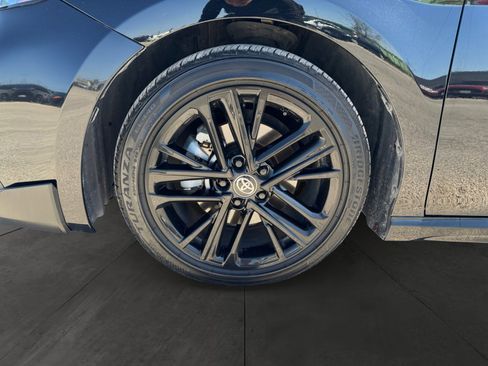 Used 2025 Toyota Camry SE image 14