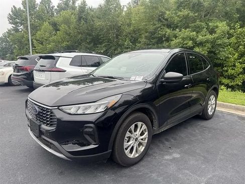Used 2025 Ford Escape Active w/ Cold Weather Package FWD image 1