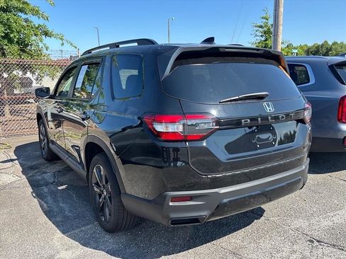 Used 2026 Honda Pilot Sport image 11