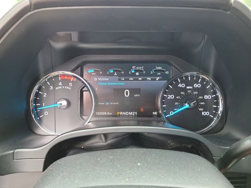 Used 2019 Ford F250 Platinum image 31