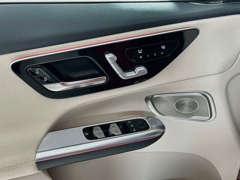 Used 2026 Mercedes-Benz GLC 300 image 19