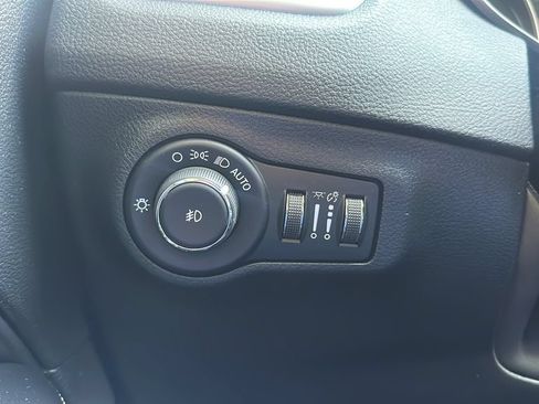 Used 2021 Jeep Compass Latitude FWD image 26