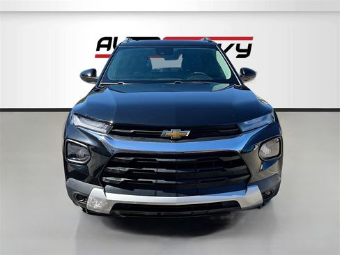 Used 2023 Chevrolet TrailBlazer LT image 2