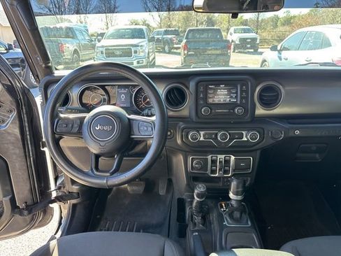 Used 2018 Jeep Wrangler Unlimited Sport S image 11