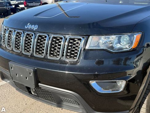 Used 2021 Jeep Grand Cherokee Laredo image 8