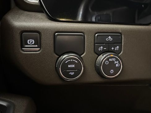Used 2025 Chevrolet Silverado 1500 LT RWD image 31