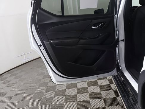 Used 2023 Chevrolet Traverse LT image 23