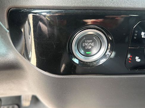 Used 2024 Chevrolet Silverado 1500 LT AWD/4WD image 28