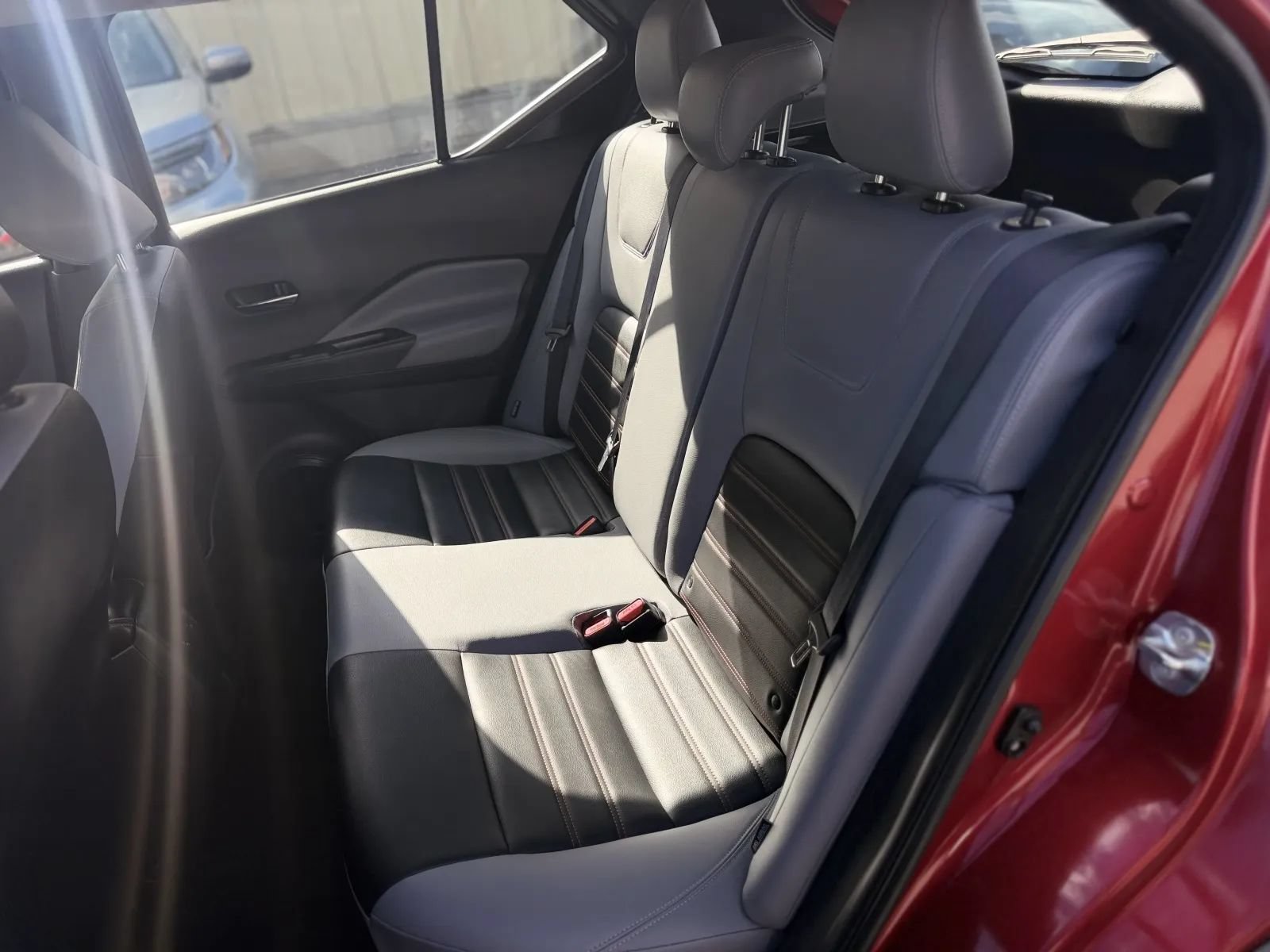 Used 2023 Nissan Kicks SR w/ SR Premium Package FWD image 17