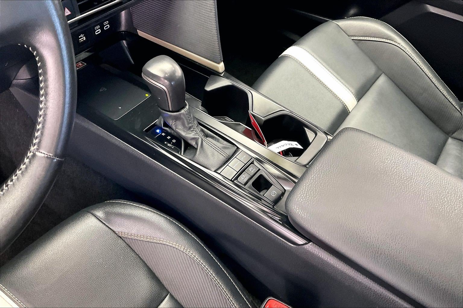 Used 2025 Toyota Camry SE FWD image 17