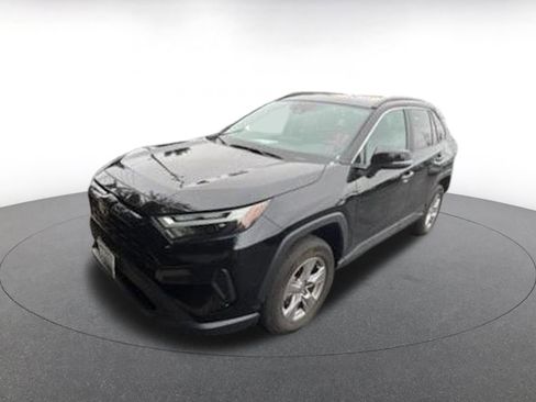 Used 2025 Toyota RAV4 XLE image 2