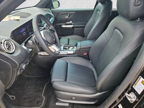 Used 2024 Mercedes-Benz EQB 300 4MATIC image 14