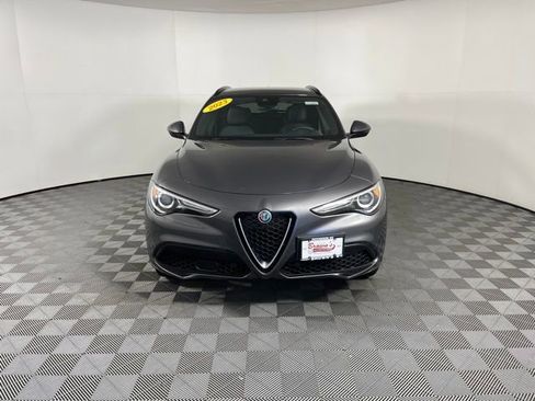 Used 2023 Alfa Romeo Stelvio Ti image 2