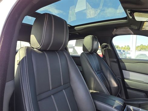 Used 2021 Land Rover Range Rover Velar R-Dynamic S image 11