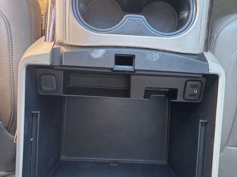 Used 2017 GMC Yukon SLT w/ Open Road Package image 24