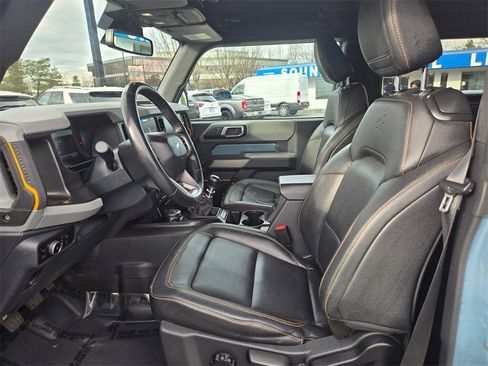 Used 2023 Ford Bronco Badlands image 11