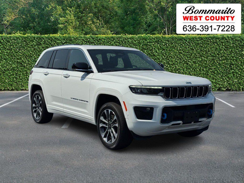 Used 2022 Jeep Grand Cherokee Overland w/ Luxury Tech Group IV AWD/4WD image 1