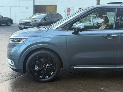 Used 2022 Kia Carnival SX Prestige image 9