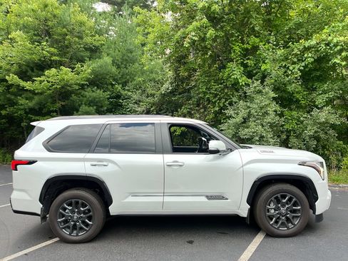 Used 2026 Toyota Sequoia Platinum AWD/4WD image 6