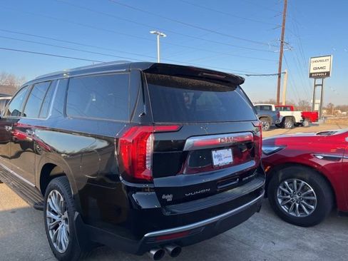 Used 2022 GMC Yukon XL Denali image 7
