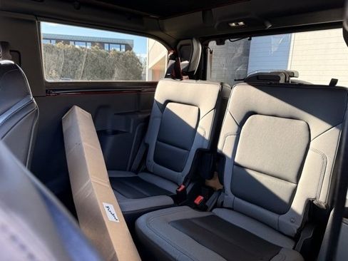 Used 2024 Ford Bronco Black Diamond image 15