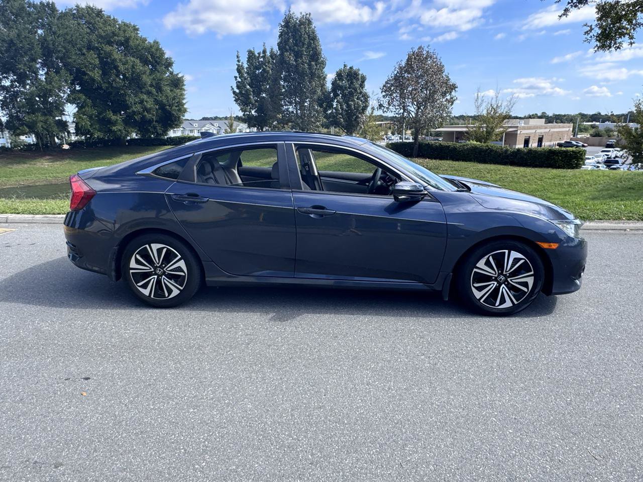 Used 2017 Honda Civic EX-T image 27