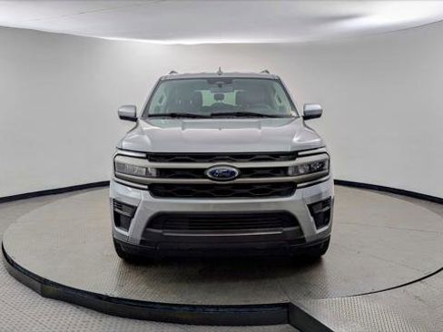 Used 2024 Ford Expedition XLT image 12