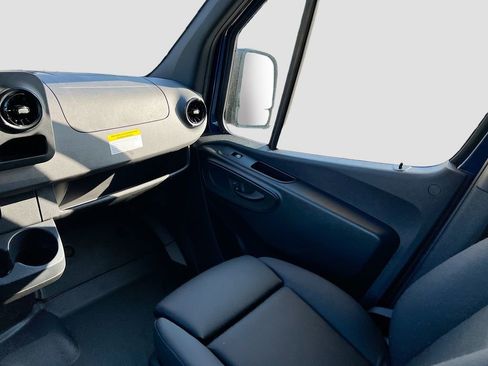 New 2025 Mercedes-Benz Sprinter 2500 image 24