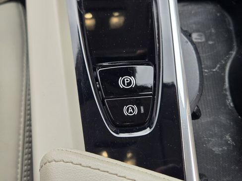 Used 2023 Volvo XC60 B5 Ultimate w/ Climate Package image 29