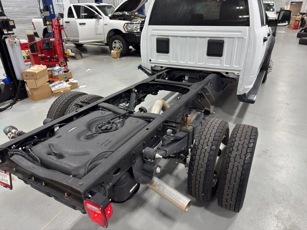 Used 2024 RAM 5500 Tradesman w/ Chrome Appearance Group AWD/4WD image 7
