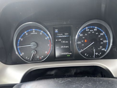 Used 2017 Toyota RAV4 Limited image 22