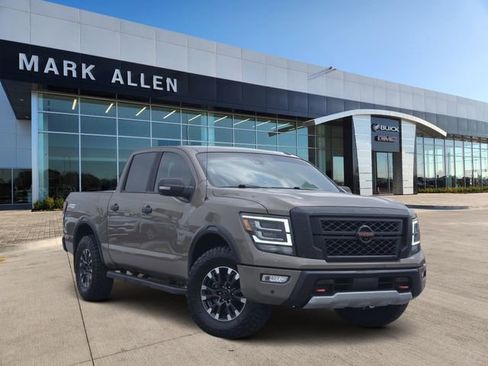 Used 2021 Nissan Titan PRO-4X w/ Pro-4x Convenience Package AWD/4WD image 1