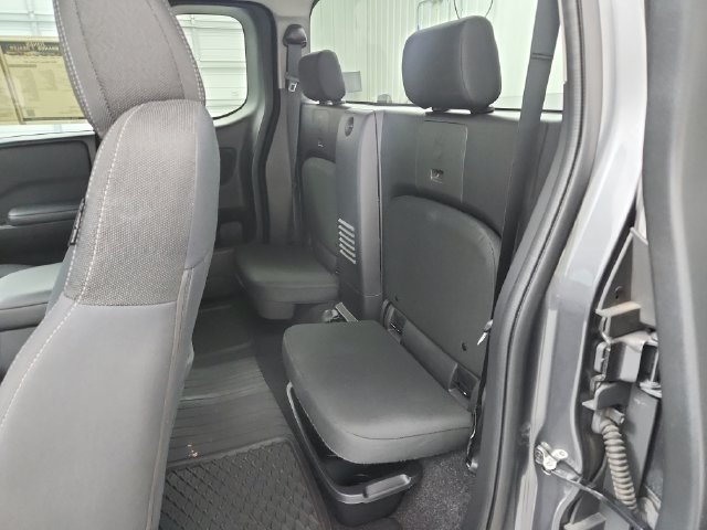 Used 2022 Nissan Frontier SV w/ Technology Package RWD image 31