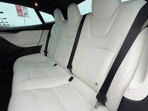 Used 2019 Tesla Model S Standard Range image 9
