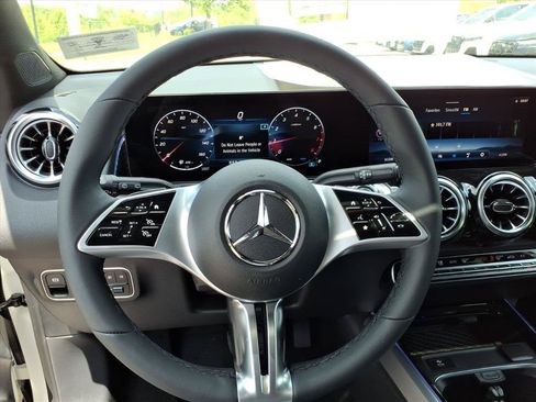 Used 2026 Mercedes-Benz GLB 250 4MATIC image 14