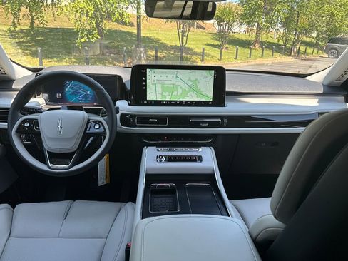 New 2026 Lincoln Aviator Reserve w/ Luxury Package AWD/4WD image 14