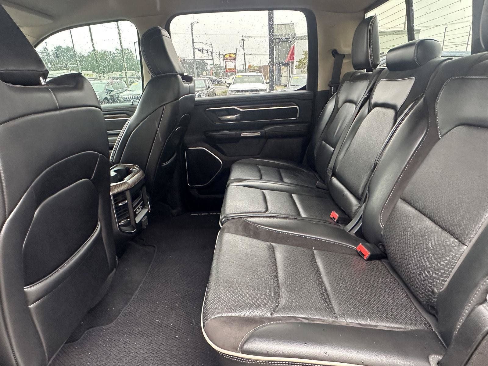Used 2019 RAM 1500 Laramie AWD/4WD image 18